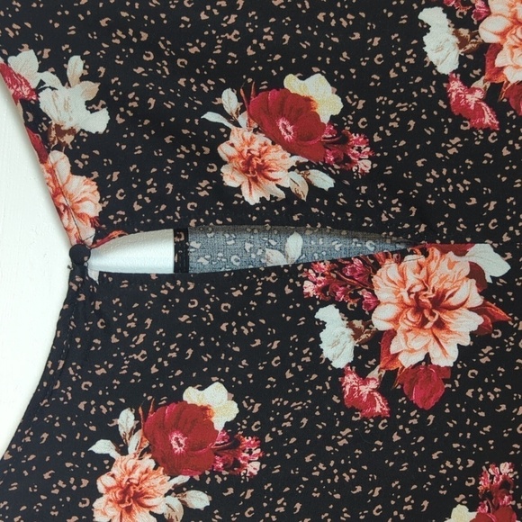 Torrid Floral Knee-Length Dress Size 1 - Picture 3 of 6